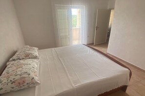 Iron/ironing board, travel cot, free WiFi - Apartments Danijela & Vlado - Three Bedroom Apartment With Balcony and Garden View (Lopar)