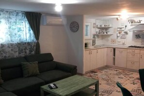Smart TV - Guest House Green Corner Palit - One Bedroom Apartment (Rab)