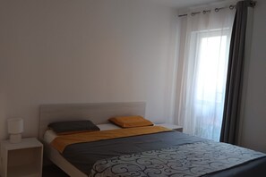 2 habitaciones, tabla de planchar con plancha y wifi gratis 