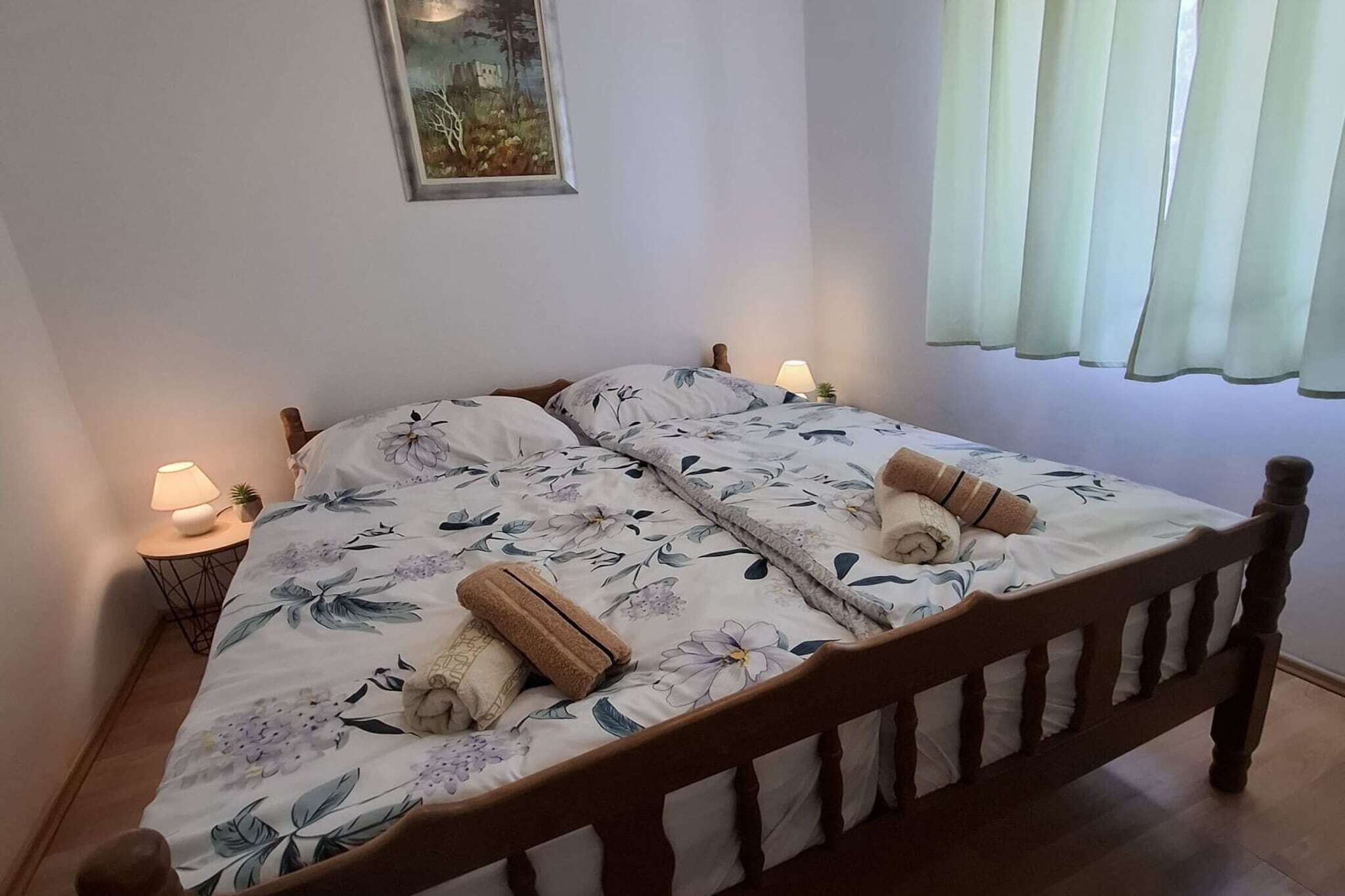 2 habitaciones, tabla de planchar con plancha y wifi gratis 