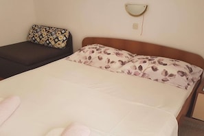 1 Schlafzimmer, Bügeleisen/Bügelbrett, Reisekinderbett, kostenloses WLAN