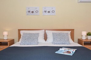 1 bedroom, travel cot, free WiFi