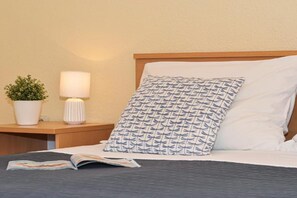 1 bedroom, travel cot, free WiFi - Apartments Nina - One Bedroom Apartment with Balcony A2 (Vinisce)