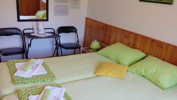 Fer et planche Ă repasser, lit parapluie, Wi-Fi gratuit