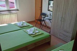 Tabla de planchar con plancha, cuna de viaje y wifi gratis