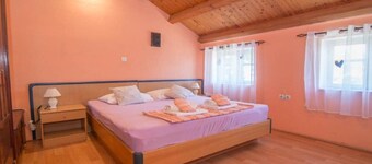 Apartments Bonic - Two Bedroom Apartment