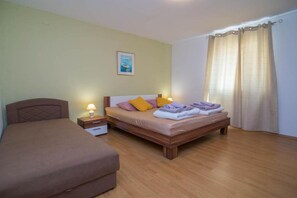 2 habitaciones, cuna de viaje y wifi gratis 
