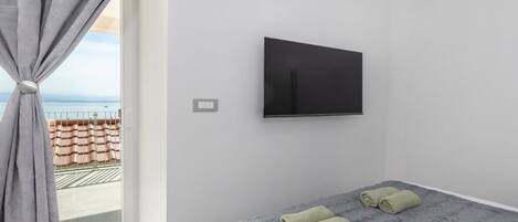 アイロン / アイロン台、旅行用ベビーベッド、WiFi (無料)