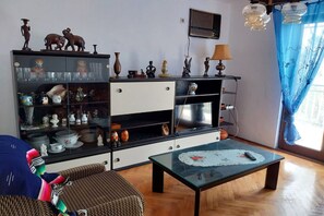 Smart TV y chimenea