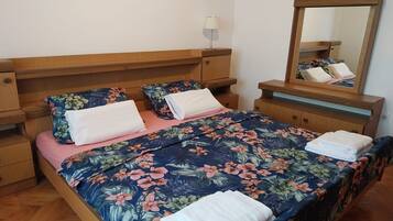 2 Schlafzimmer, Bügeleisen/Bügelbrett, Reisekinderbett, kostenloses WLAN