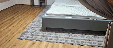 5 عدّة غرف نوم وواي فاي وملاءات أسرّة