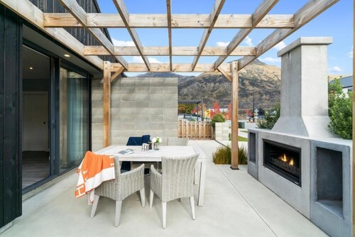 Charming 3-bedroom apartment with AC, WiFi in delightful Lake Hayes Estate