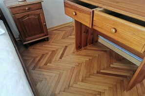 Bügeleisen/Bügelbrett, kostenloses WLAN