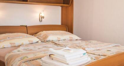 Apartments Jug - Studio Apartment with Balcony