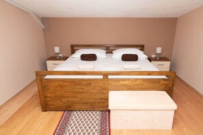5 bedrooms, iron/ironing board, travel cot, free WiFi