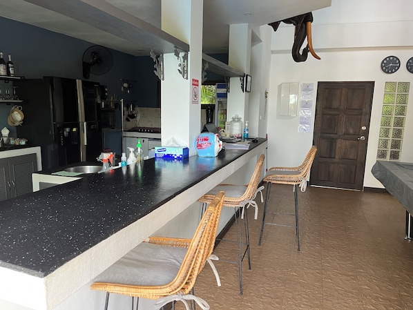 Wasserkocher mit Kaffee-/Teezubehör, Wasserkocher