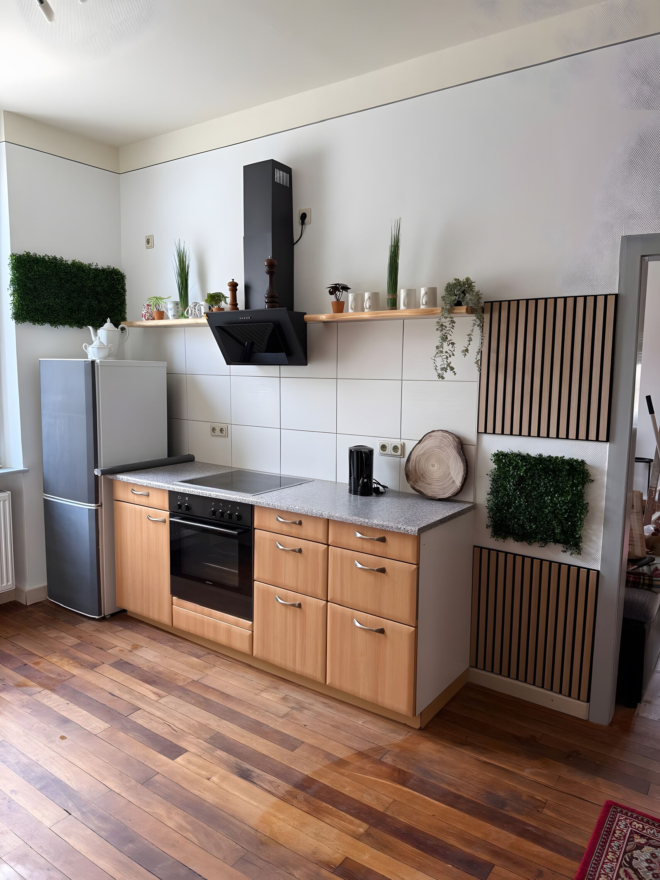 Kjøleskap, ovn, kokeplater og kaffetrakter/tekoker