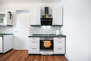 Refrigerador, horno, parrilla de estufa y lavavajillas 