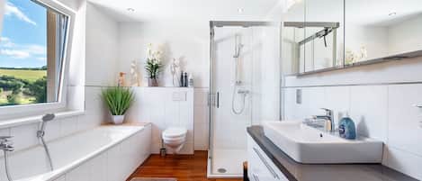 Shower, towels