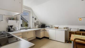 KylskÄp, mikrovÄgsugn, ugn och spishÀll