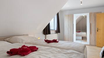 2 bedrooms, iron/ironing board, free WiFi, bed sheets