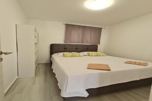 Strykejern/-brett, reiseseng for barn og wi-fi (inkludert)