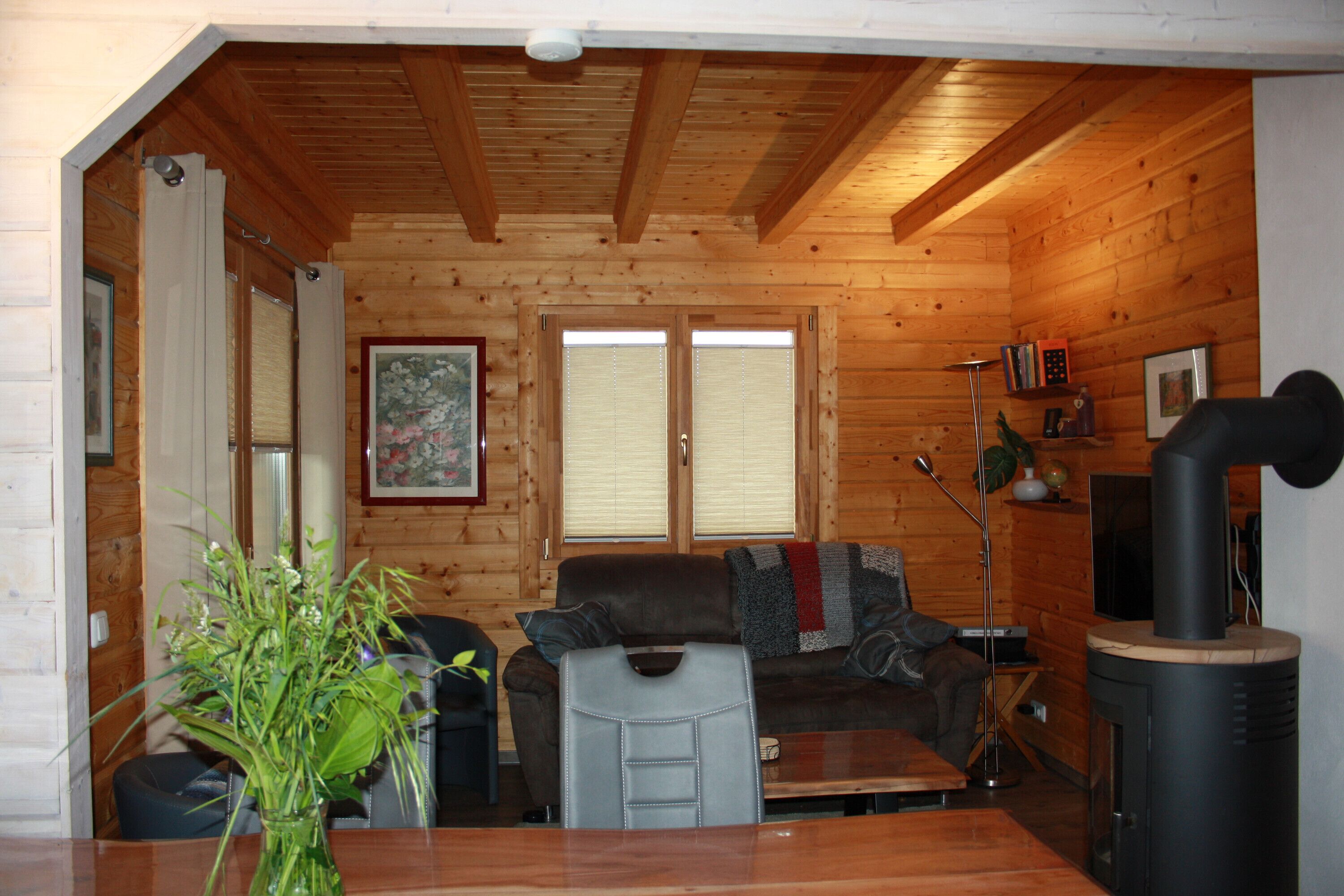 Fernseher, Kamin, Stereoanlage