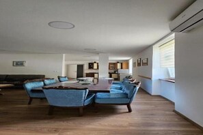 Interior - Apartment Gracac - Two Bedroom Apartment with Terrace (Gracac)
