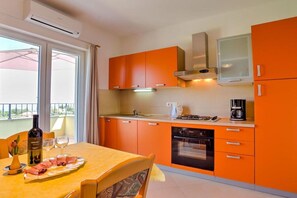 Kühlschrank, Ofen, Herdplatte, Geschirrspüler