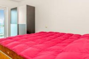 Room - Three Bedroom Apartment with Balcony and Sea View (Crikvenica)