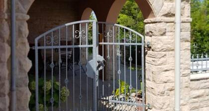 Villa Kety - Three Bedroom Holiday Home with Terrace