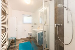 Shower, towels