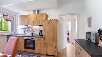 Réfrigérateur, micro-ondes, four, lave-vaisselle