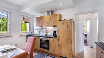 Réfrigérateur, micro-ondes, four, lave-vaisselle