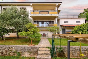 Exterior - Charming Lovran Apartments with Wonderful Sea View - Two Bedroom Apartment (Lovran)