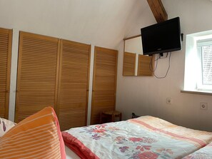 2 bedrooms, free WiFi, bed sheets