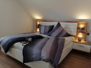 4 bedrooms, free WiFi, bed sheets