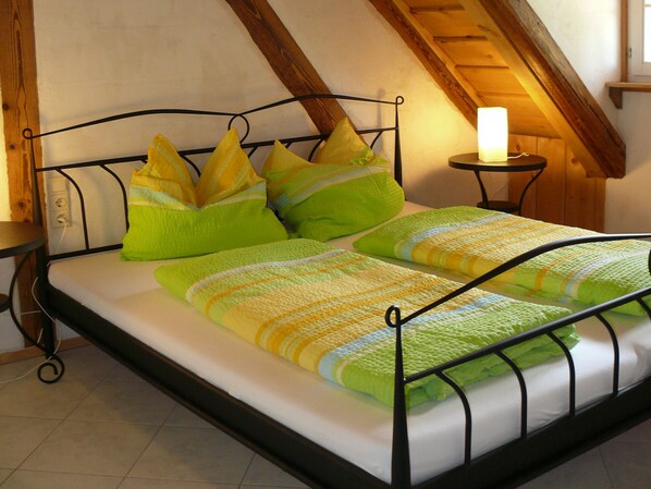 2 bedrooms, free WiFi, bed sheets