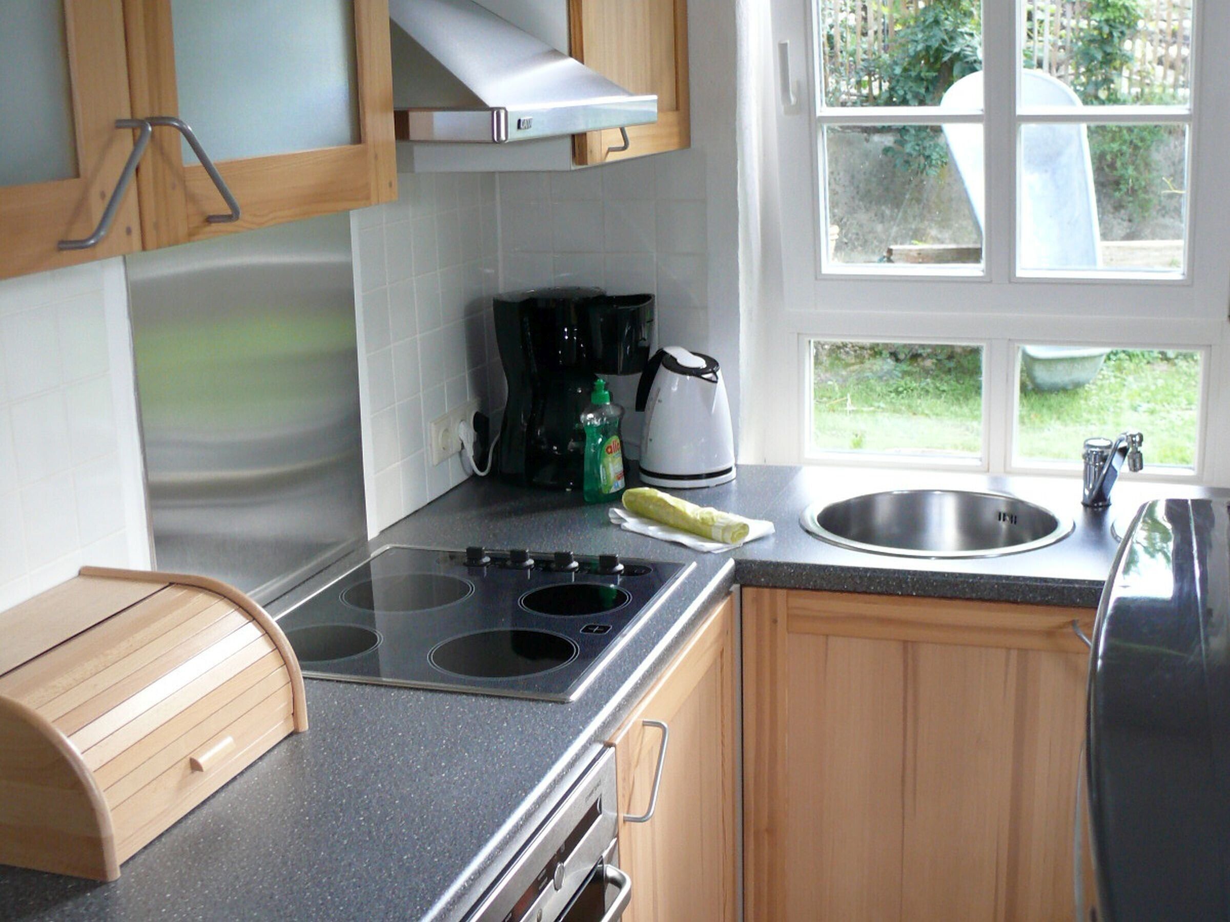 Kühlschrank, Ofen, Herdplatte, Geschirrspüler