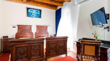 Apartment | 1 bedroom, iron/ironing board