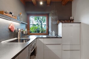 Kühlschrank, Ofen, Herdplatte, Geschirrspüler