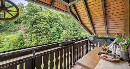 Holiday Apartment 'Familienwohnung Nr 6' with Mountain View, Shared Terrace and Wi-Fi