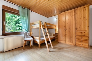 1 bedroom, iron/ironing board, free WiFi, bed sheets
