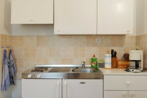 Fridge, microwave, stovetop, highchair