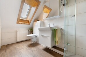 Shower, towels