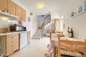 Interior - Chic and Charming Krk Downtown Apartments - Standard Studio Apartment (Krk)