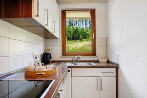 Refrigerador, horno, parrilla de estufa y lavavajillas