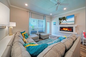 Smart-TV, Kamin, Arbeitsbereiche