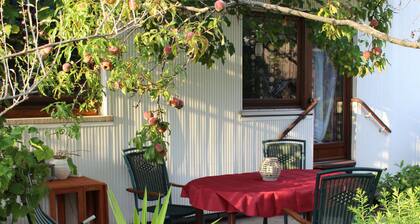 Ferienwohnung 'Bienenherz' mit Privatterrasse, Gemeinschaftsgarten und Wi-Fi