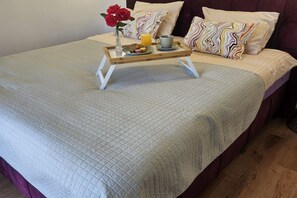 Bügeleisen/Bügelbrett, Reisekinderbett, kostenloses WLAN